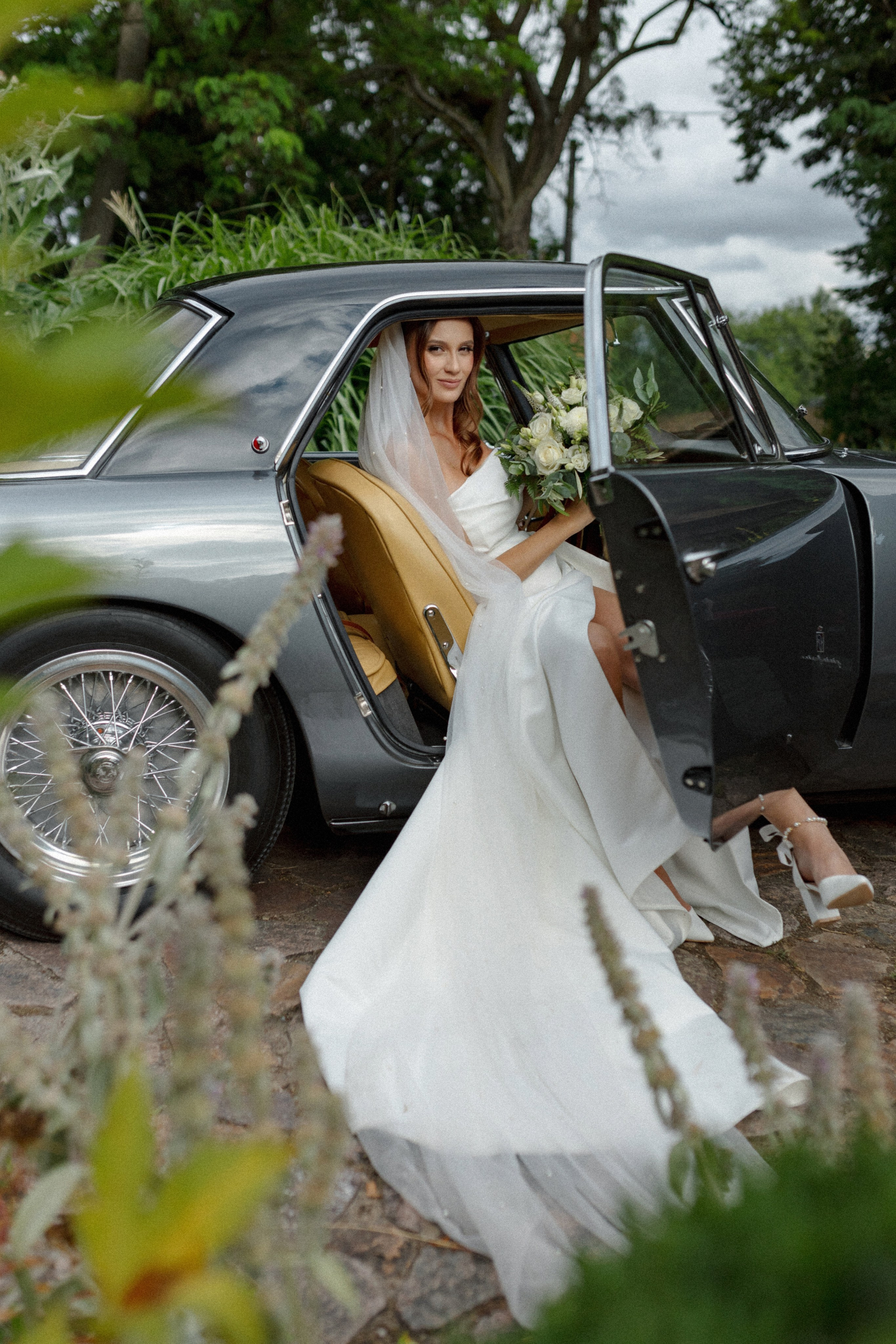 Whispers of Romance - Thomas & Violeta's Wedding. Vitalie Varvarynets — Prague Wedding Photographer
