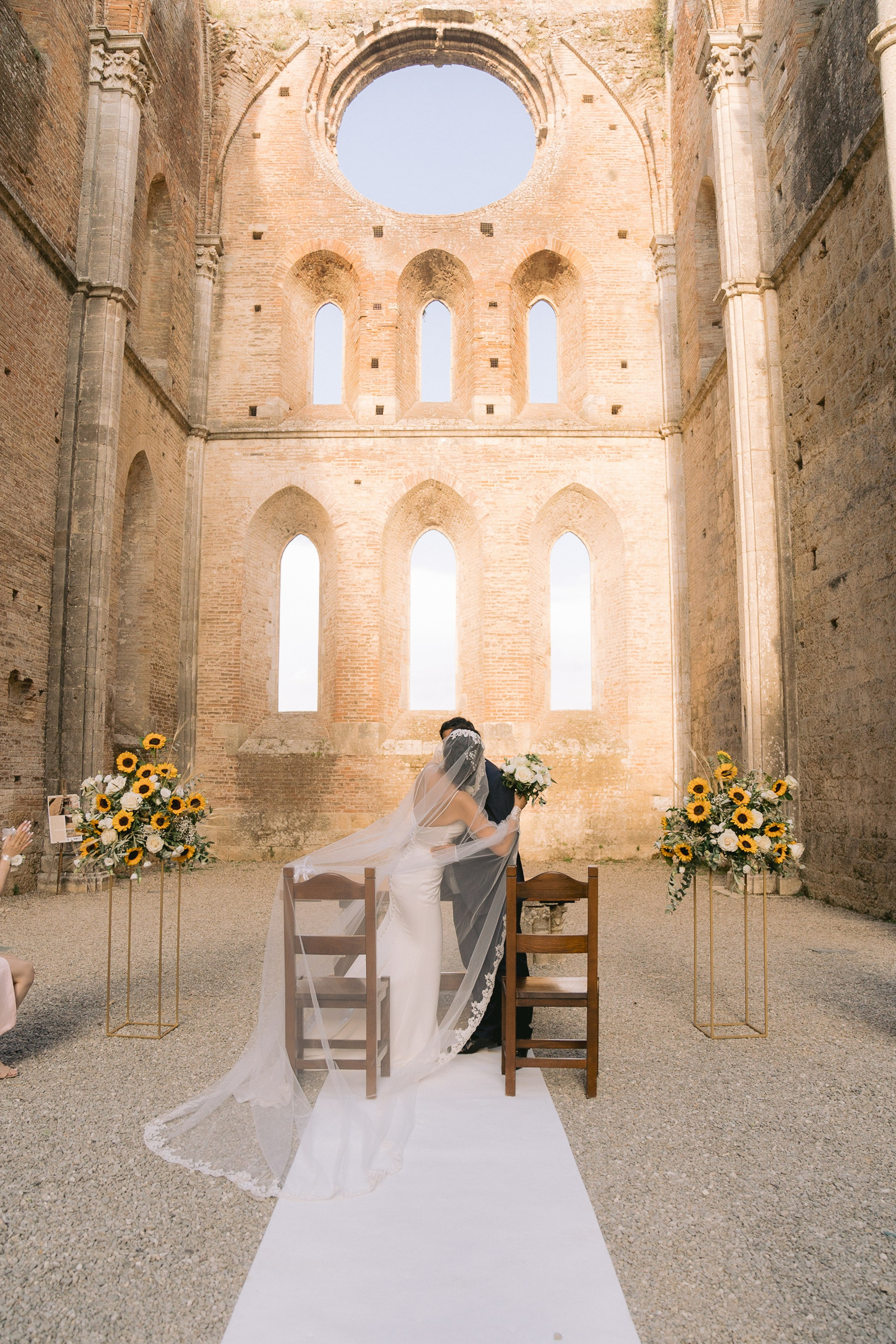 Whispers of Romance - Thomas & Violeta's Wedding. Vitalie Varvarynets — Prague Wedding Photographer