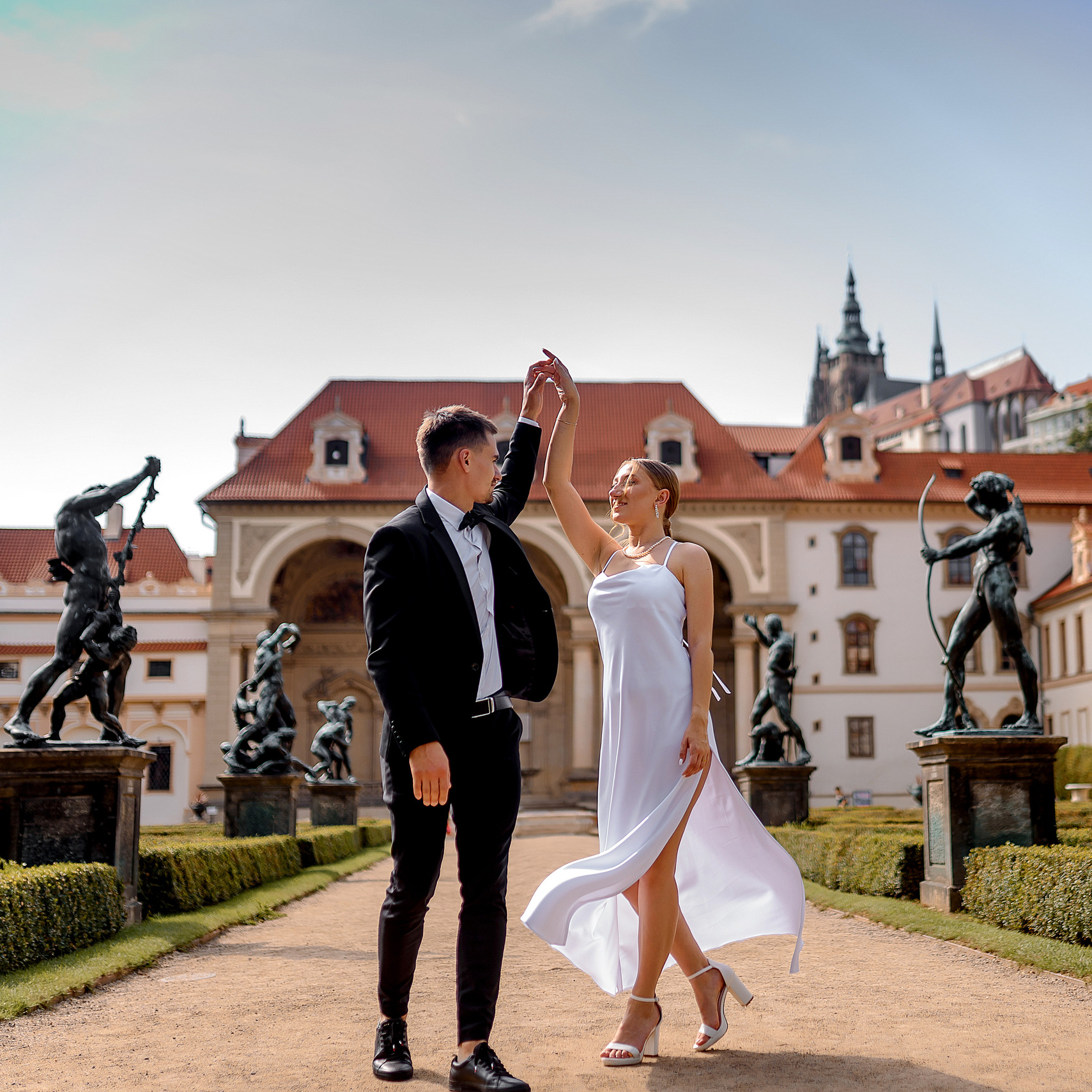 Price. Wedding and family photographer