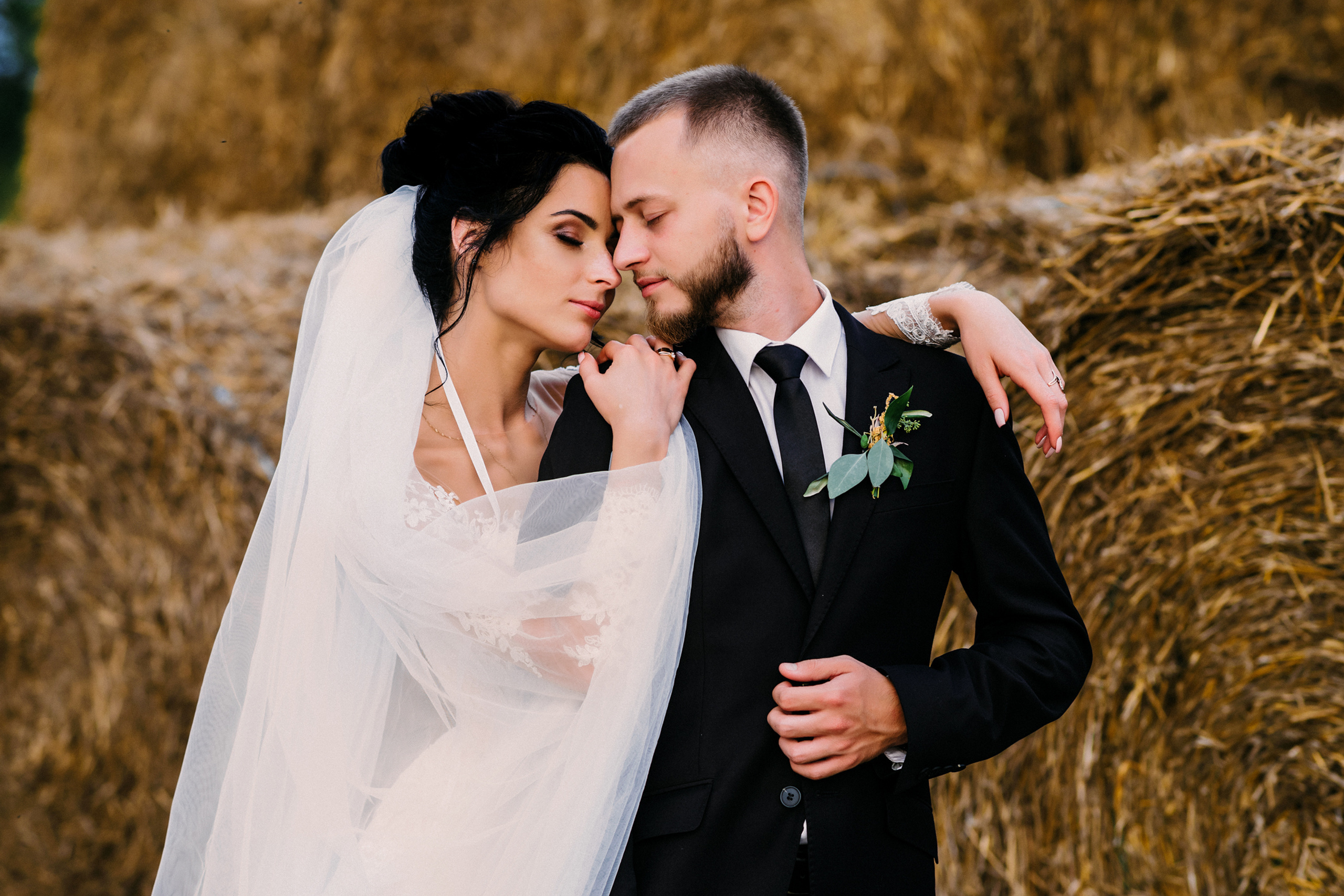 Весільна фотозйомка гарної пари в Рівному