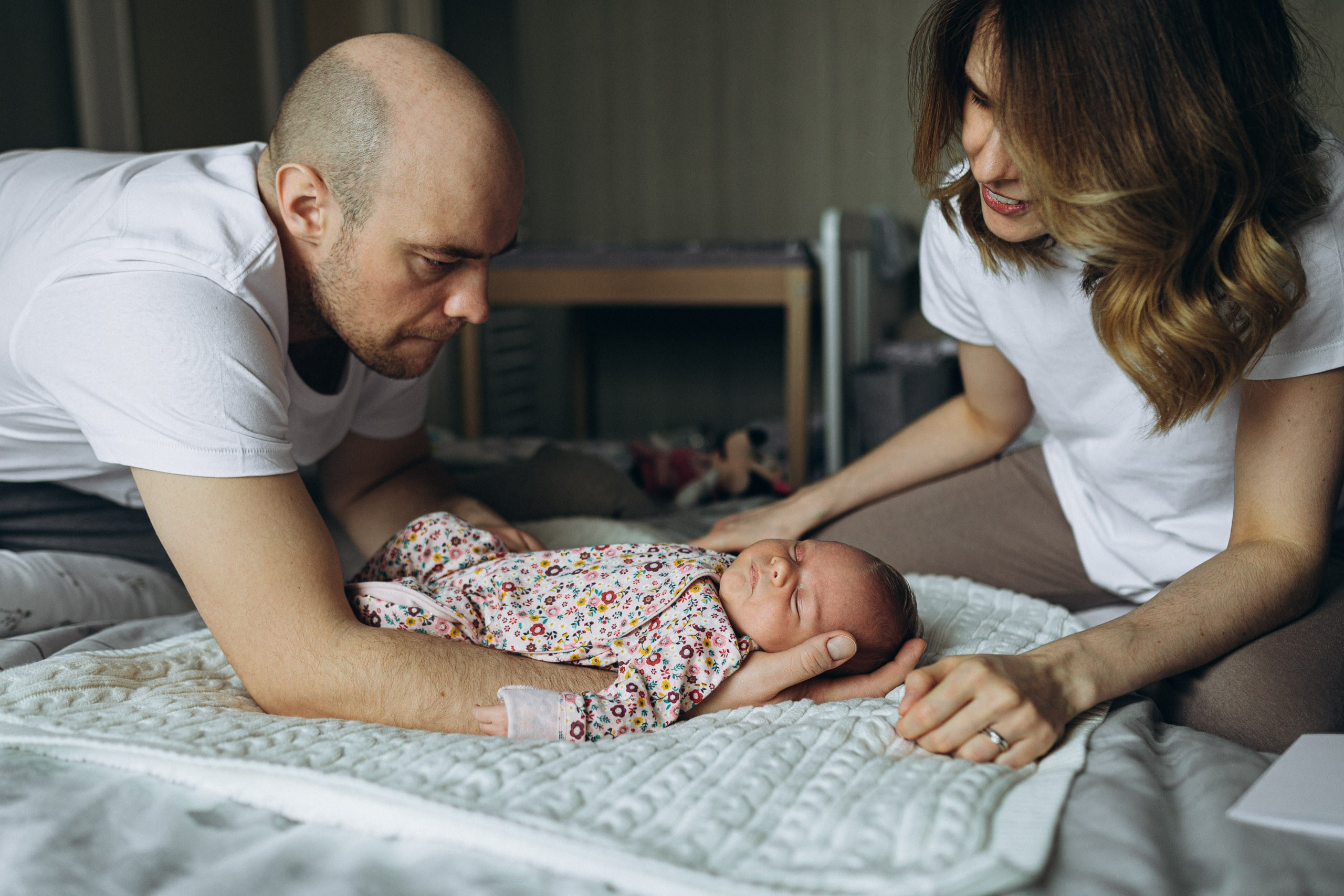 IETEIKUMI ĢIMENES FOTOSESIJAI MĀJĀS