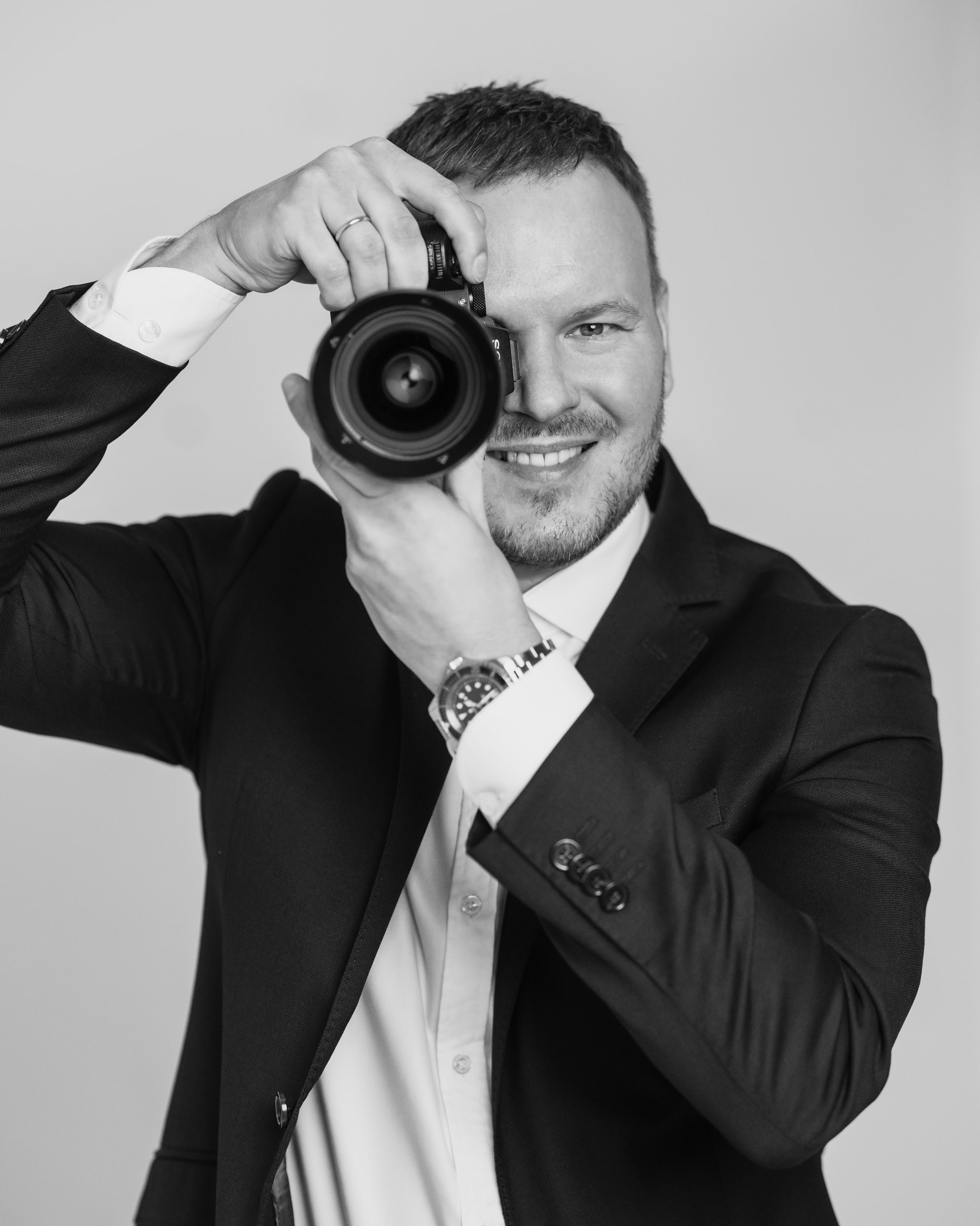 Wedding photographer in Marbella. Wedding Photographer in Marbella, Como, Tuscany, Cannes