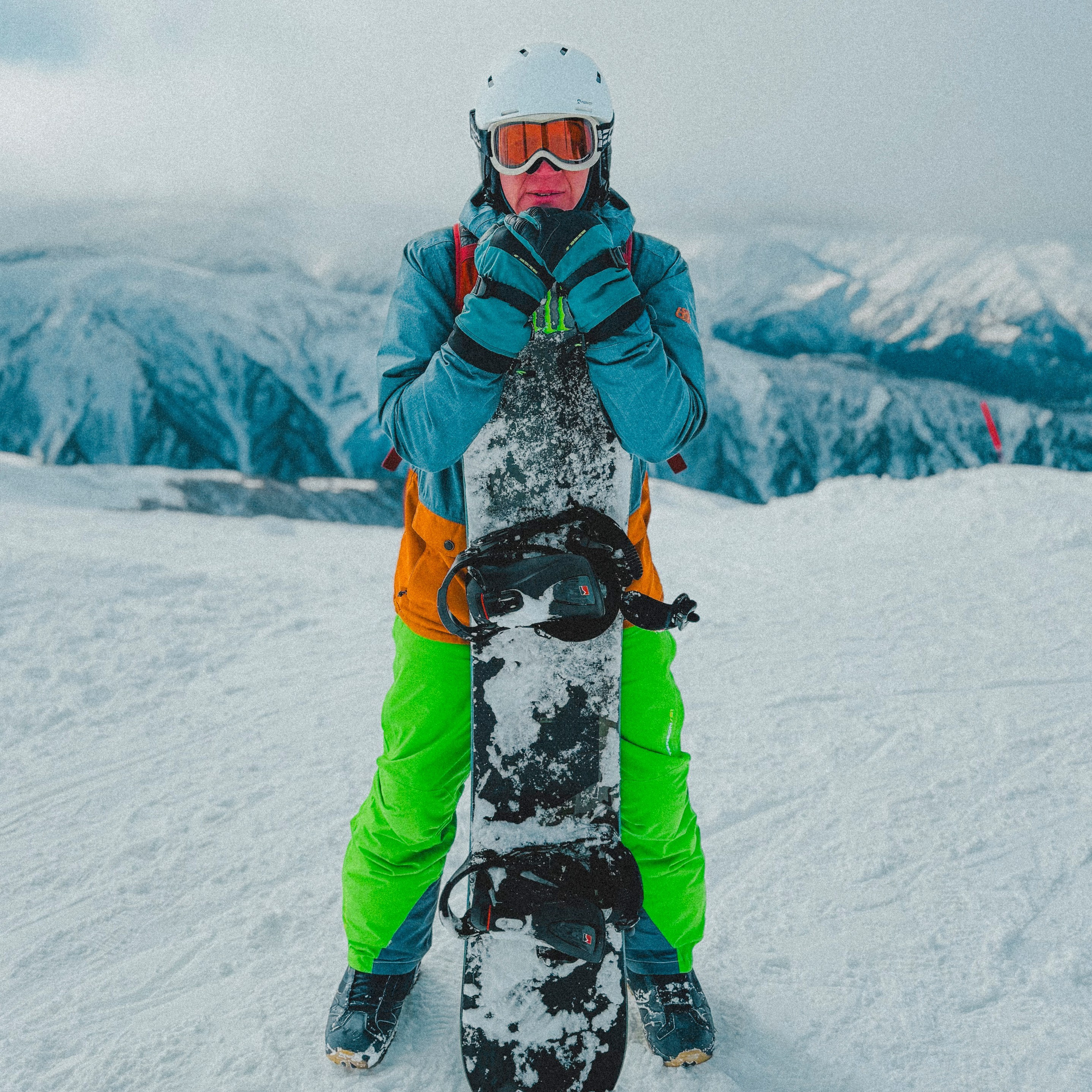 Ar bērniem uz Gruziju snowot un slēpot. Video filmēšana un veidošana ar telefonu, filmēšanas kursi